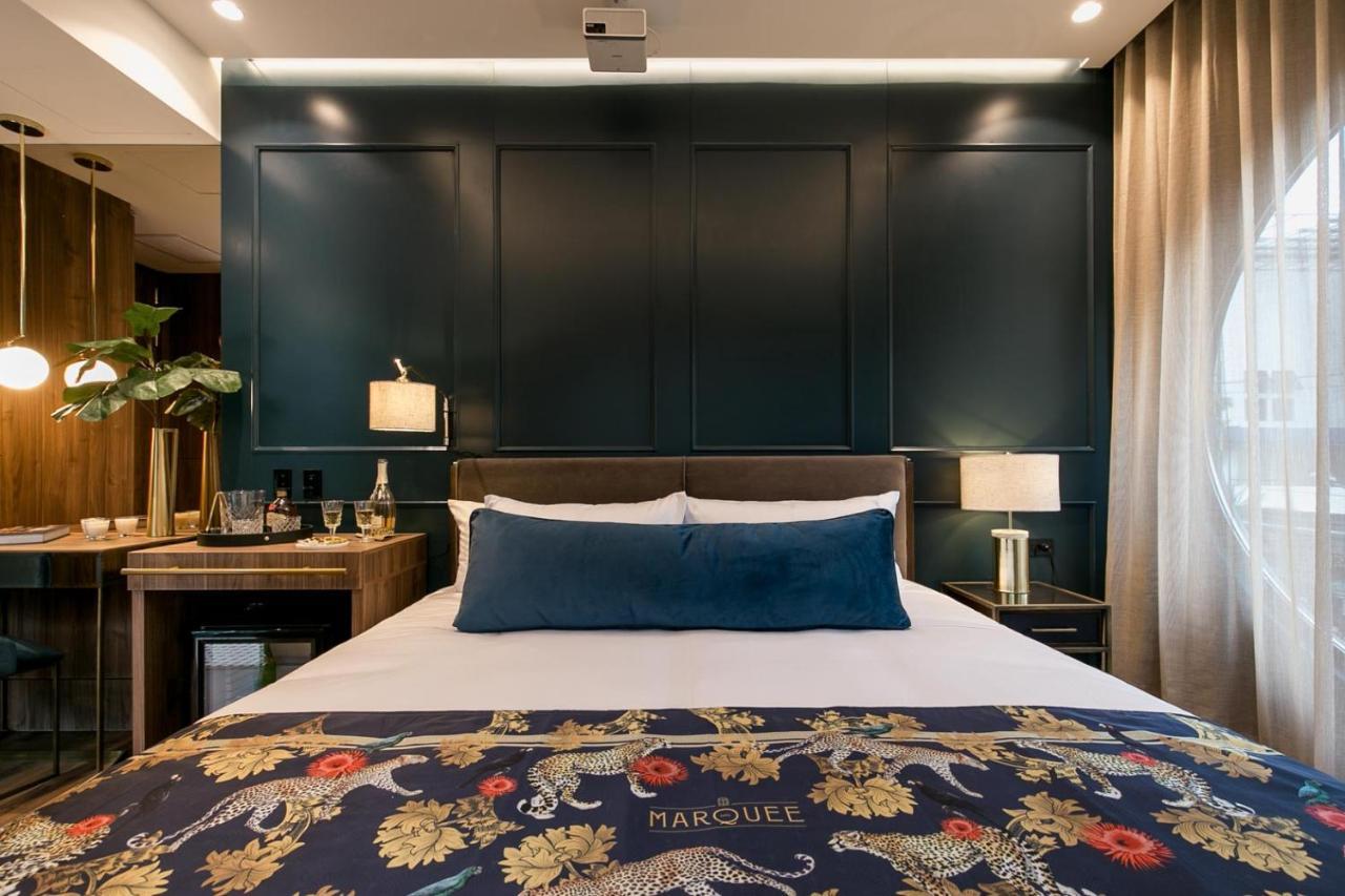 Hotel Marquee Medellin Luaran gambar A bedroom at the hotel
